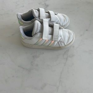 Kids adidas Velcro sneaker